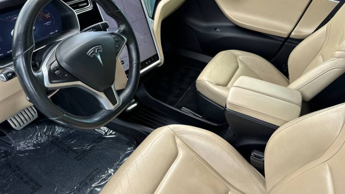 2016 Tesla Model S - Images - 9