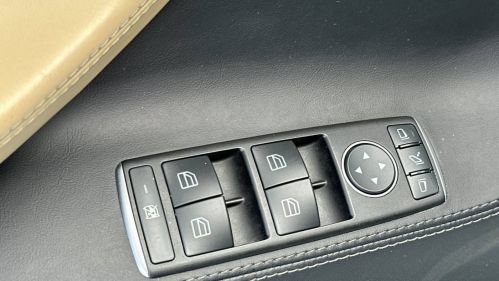 2016 Tesla Model S - Images - 11
