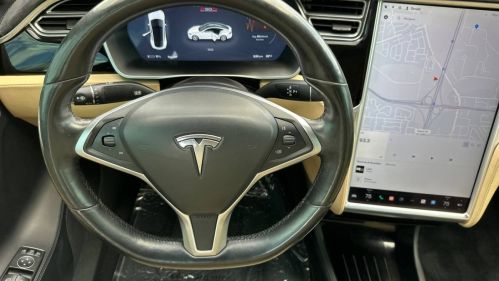 2016 Tesla Model S - Images - 15