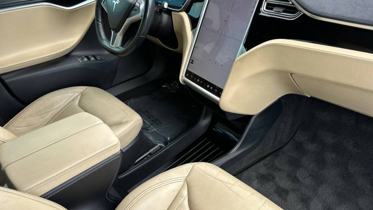 2016 Tesla Model S - Images - 16