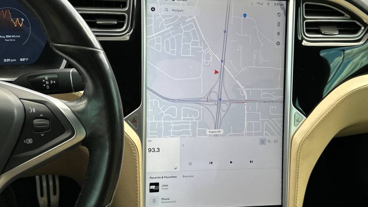 2016 Tesla Model S - Images - 20