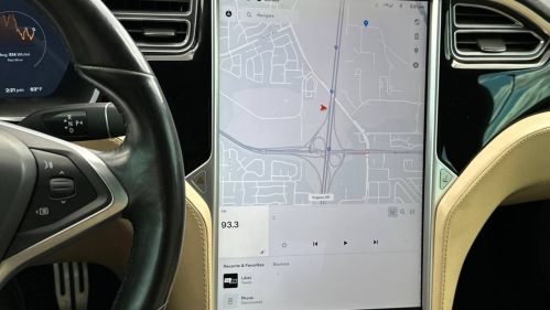 2016 Tesla Model S - Images - 20