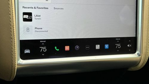 2016 Tesla Model S - Images - 22