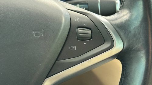 2016 Tesla Model S - Images - 26