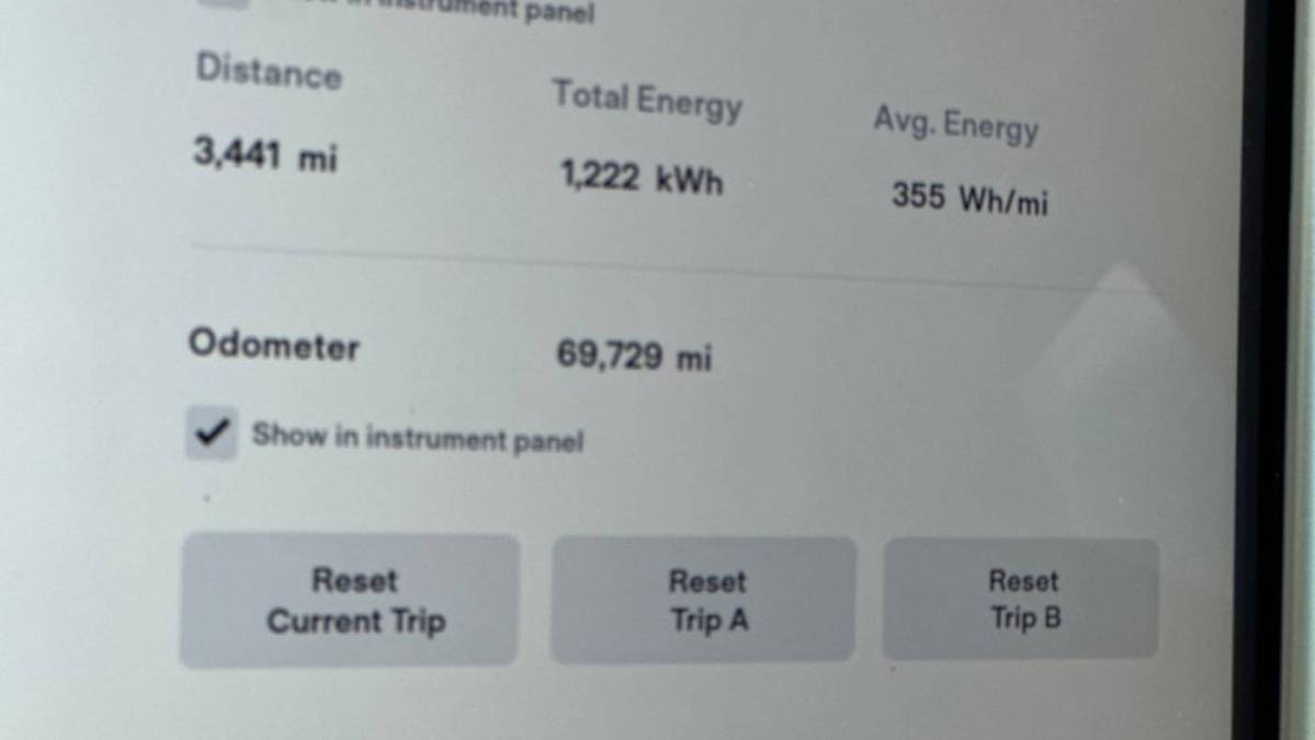 2016 Tesla Model S - Images - 28