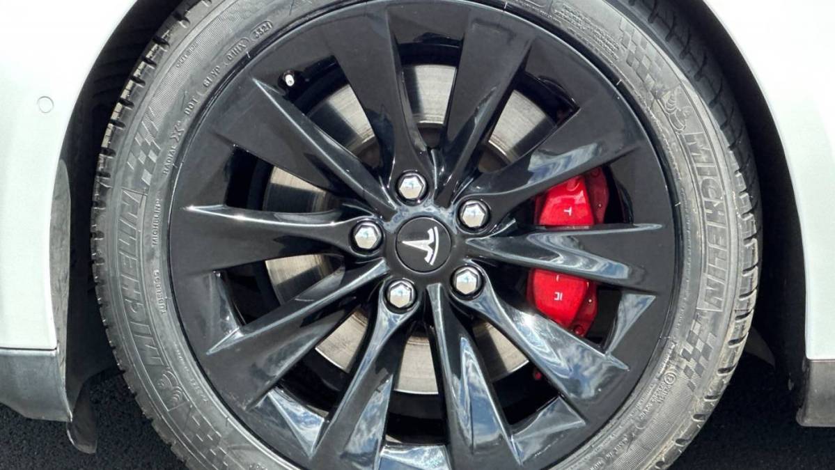 2016 Tesla Model S - Images - 29