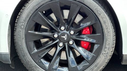 2016 Tesla Model S - Images - 29
