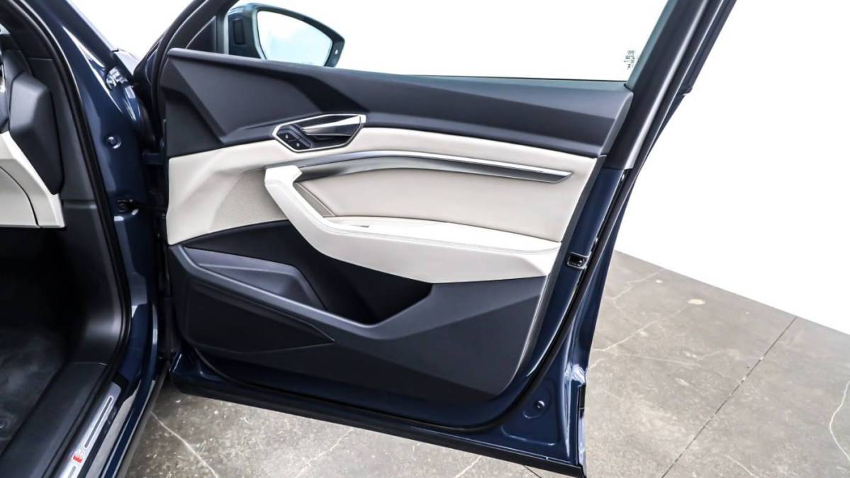 2024 Audi Q8 e-tron - Images - 23
