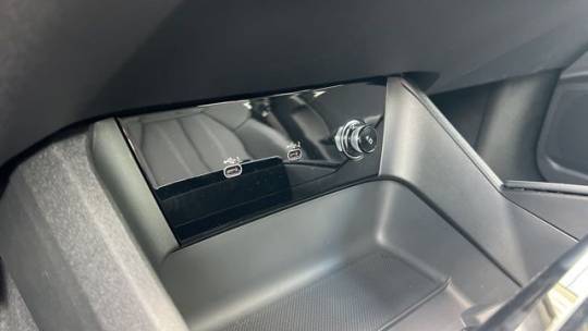2025 Audi Q6 e-tron - Images - 17