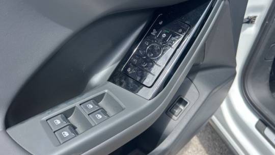 2025 Audi Q6 e-tron - Images - 21