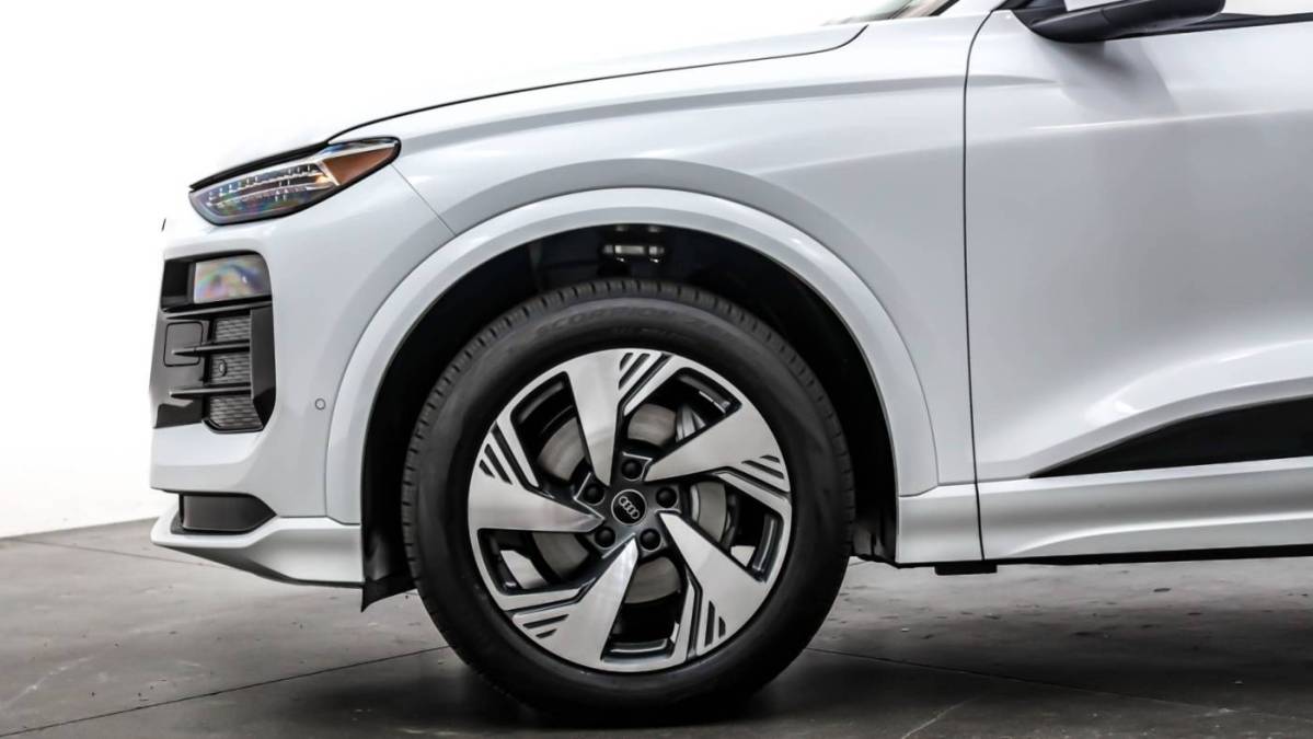 2025 Audi Q6 e-tron - Images - 10