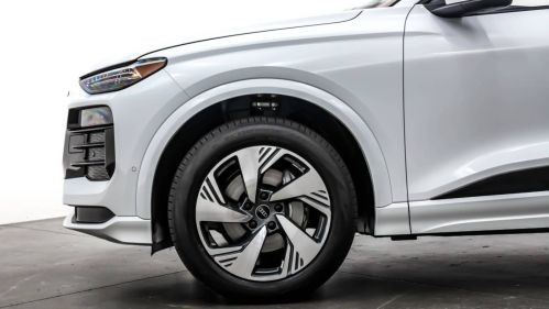 2025 Audi Q6 e-tron - Images - 10