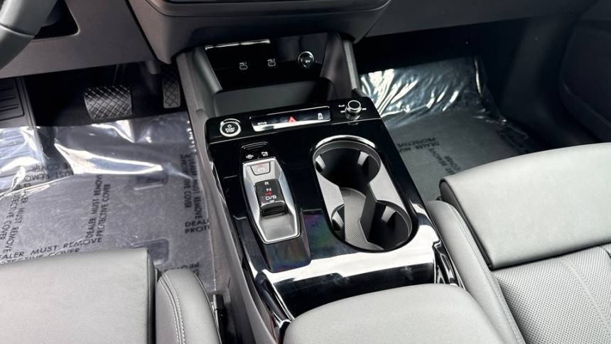 2025 Audi Q6 e-tron - Images - 18