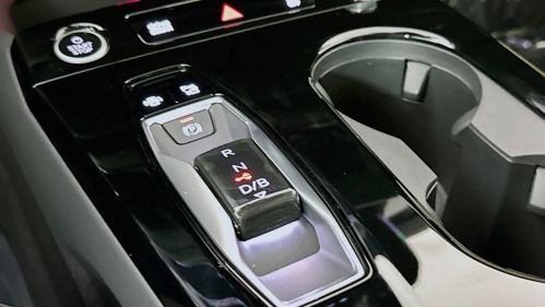 2025 Audi Q6 e-tron - Images - 6