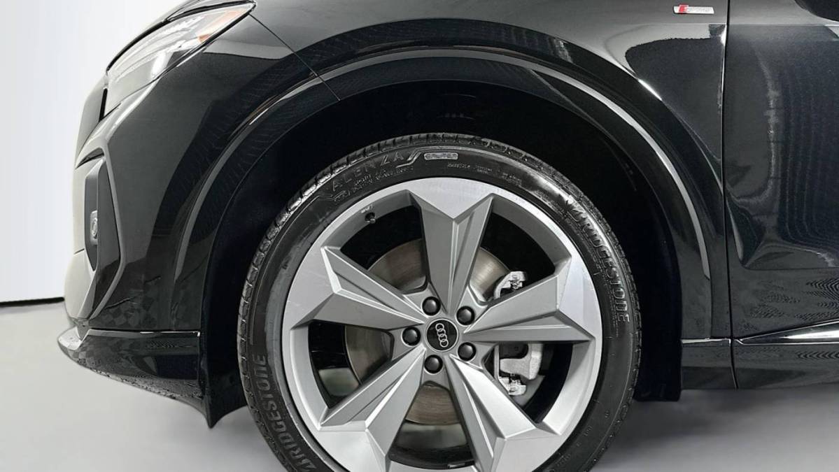 2025 Audi Q4 e-tron - Images - 10