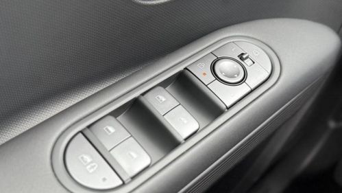 2025 Hyundai IONIQ 5 - Images - 12