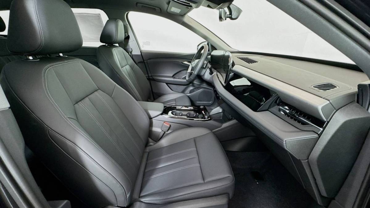 2025 Audi Q6 e-tron - Images - 28