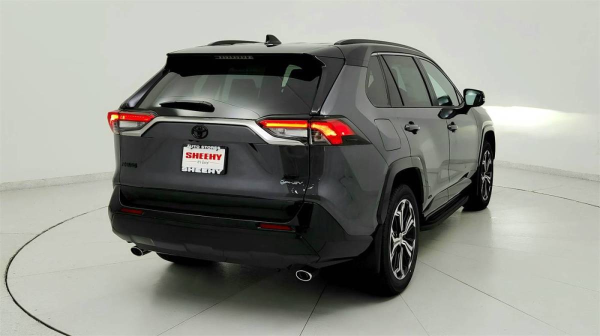 2025 Toyota RAV4 Plug-In Hybrid - Images - 6