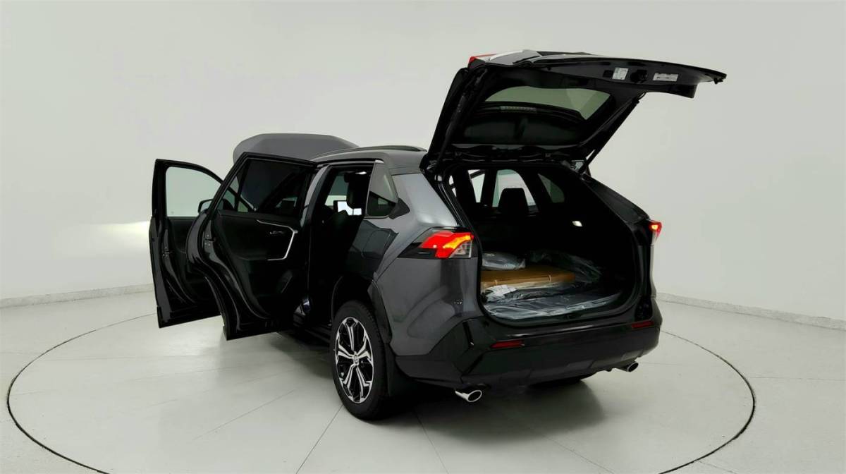 2025 Toyota RAV4 Plug-In Hybrid - Images - 13