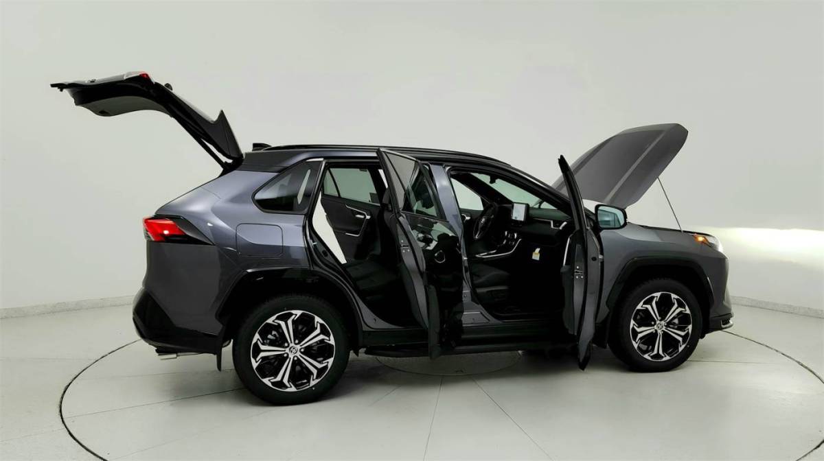 2025 Toyota RAV4 Plug-In Hybrid - Images - 14