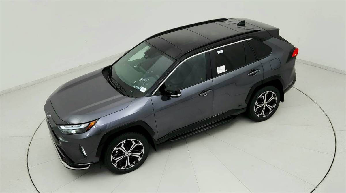 2025 Toyota RAV4 Plug-In Hybrid - Images - 16