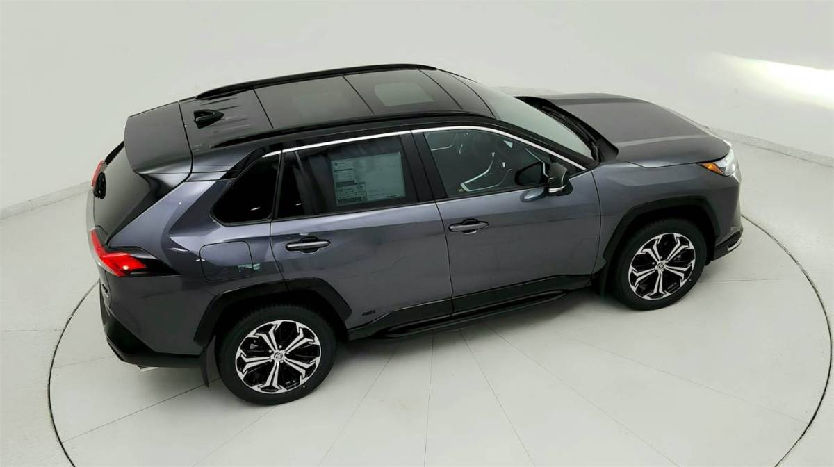2025 Toyota RAV4 Plug-In Hybrid - Images - 18