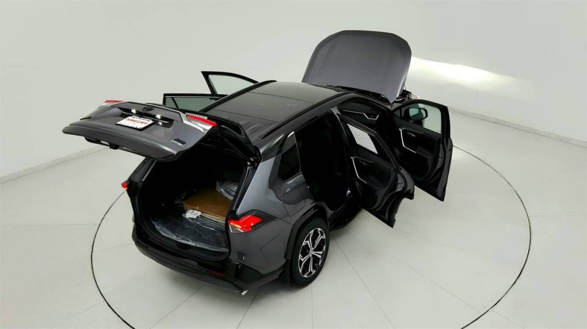 2025 Toyota RAV4 Plug-In Hybrid - Images - 23