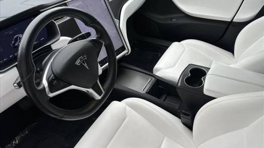 2017 Tesla Model S - Images - 9