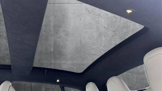 2017 Tesla Model S - Images - 19