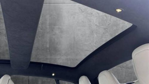 2017 Tesla Model S - Images - 19