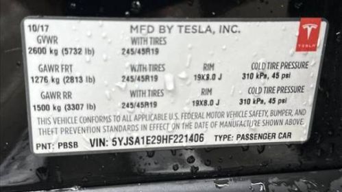 2017 Tesla Model S - Images - 28