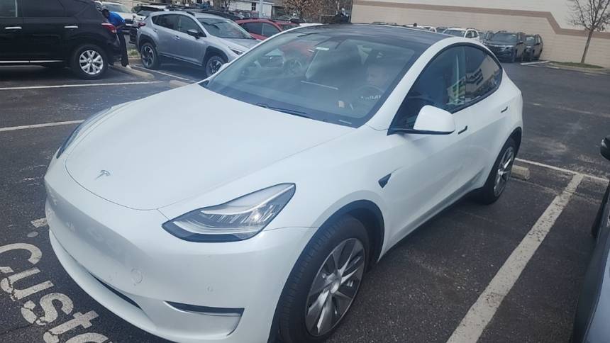 2020 Tesla Model Y 5YJYGDEEXLF026380
