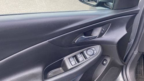2017 Chevrolet VOLT - Images - 16