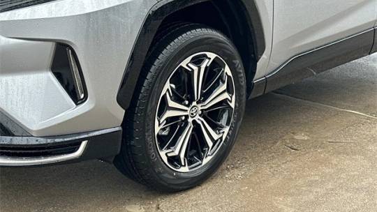2025 Toyota RAV4 Plug-In Hybrid - Images - 17