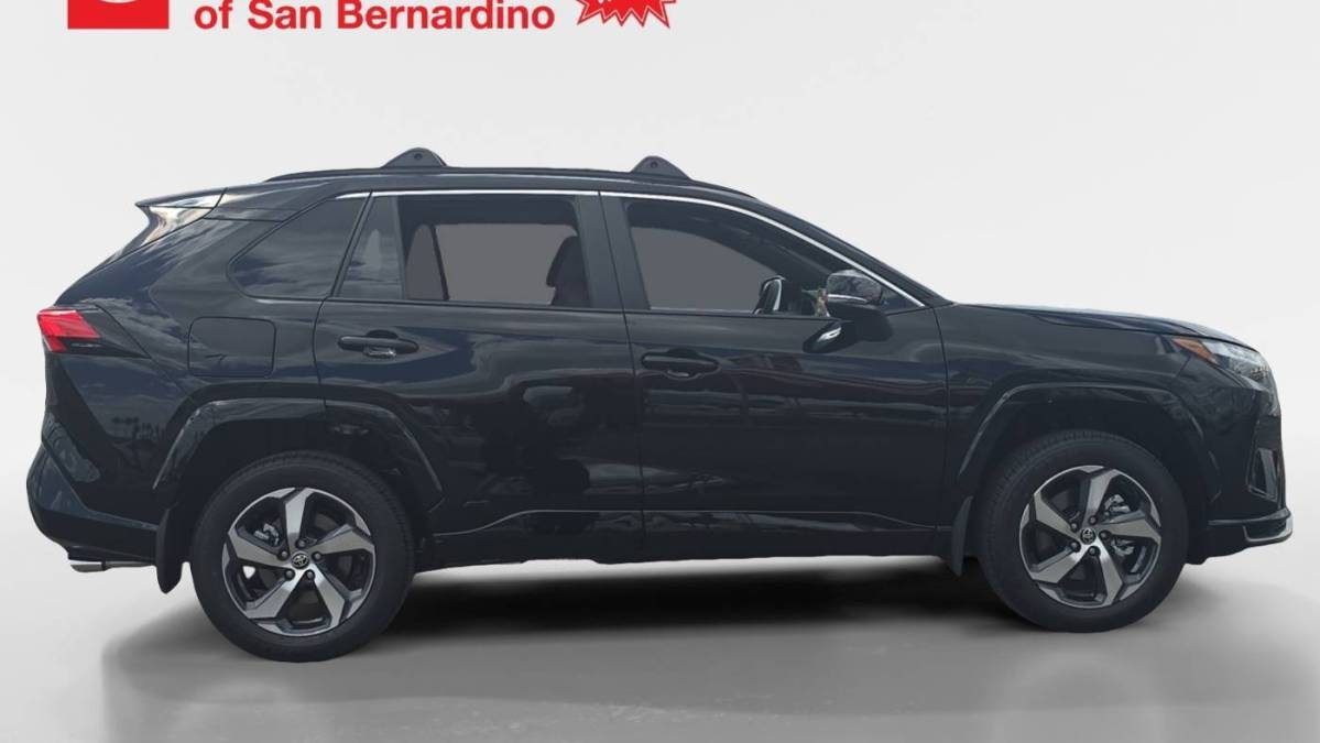 2025 Toyota RAV4 Plug-In Hybrid - Images - 6