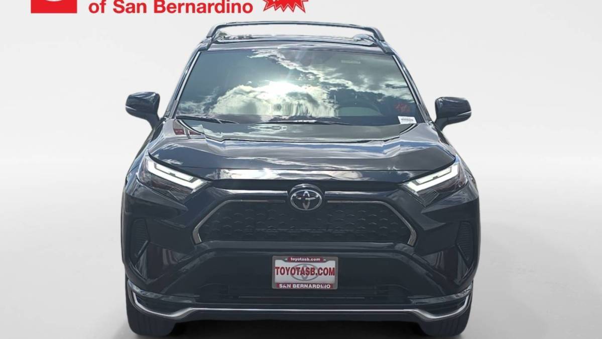 2025 Toyota RAV4 Plug-In Hybrid - Images - 8