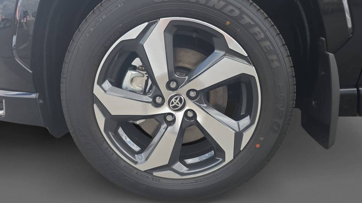 2025 Toyota RAV4 Plug-In Hybrid - Images - 14