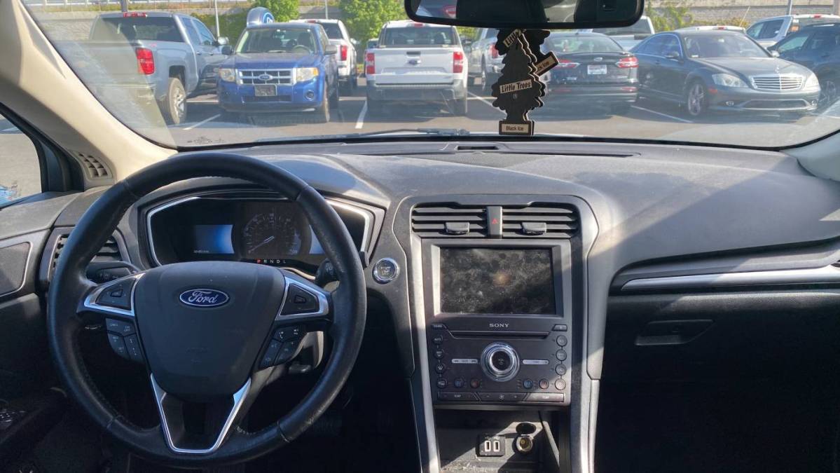2019 Ford Fusion Energi - Images - 6