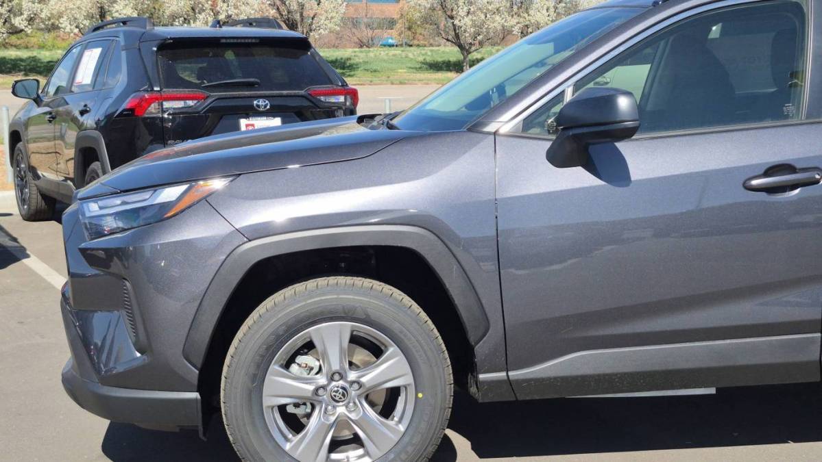 2025 Toyota RAV4 Plug-In Hybrid - Images - 2