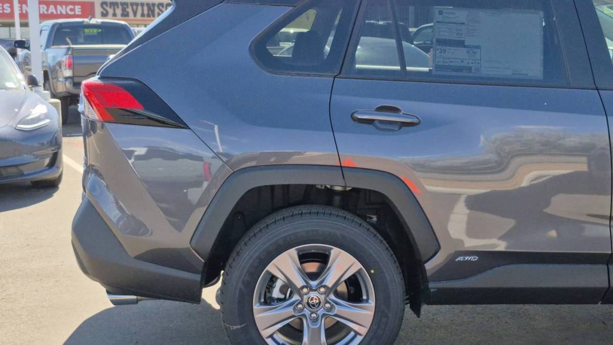2025 Toyota RAV4 Plug-In Hybrid - Images - 6