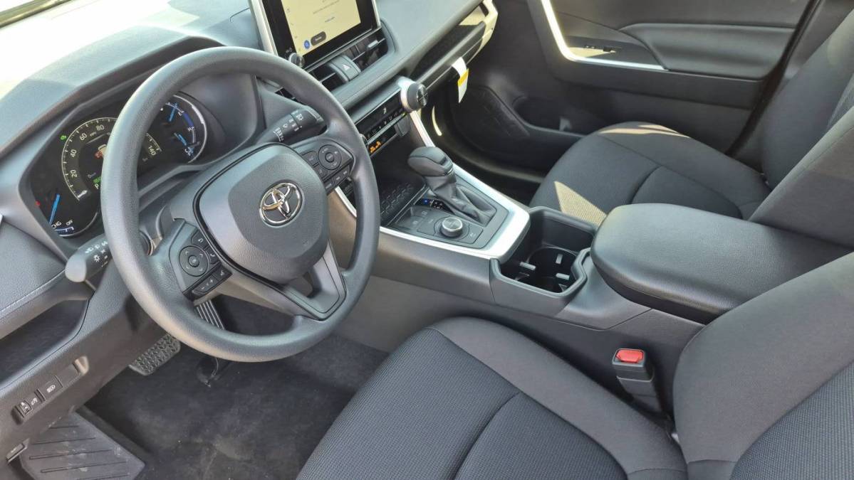 2025 Toyota RAV4 Plug-In Hybrid - Images - 21
