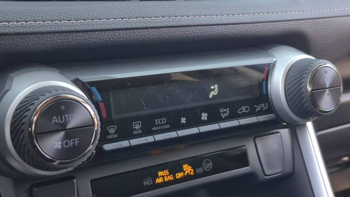 2025 Toyota RAV4 Plug-In Hybrid - Images - 30