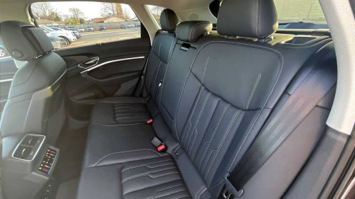2024 Audi Q8 e-tron - Images - 12