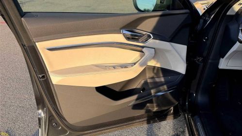 2024 Audi Q8 e-tron - Images - 17