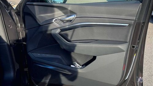 2024 Audi Q8 e-tron - Images - 21