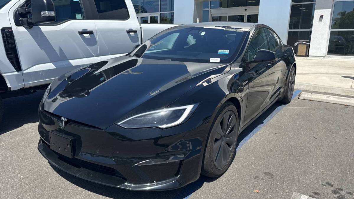 2022 Tesla Model S - Images - 1