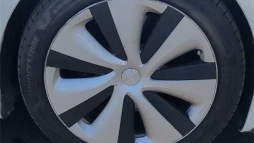 2020 Tesla Model S - Images - 11