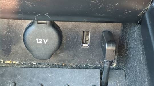 2020 Tesla Model S - Images - 24