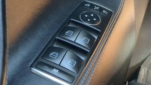 2020 Tesla Model S - Images - 25