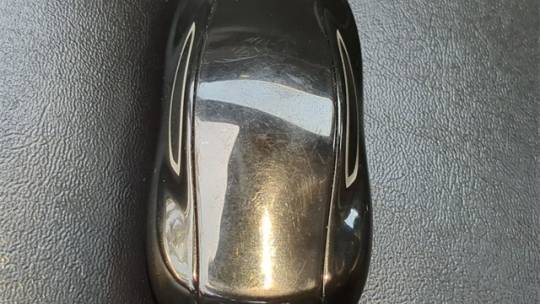 2020 Tesla Model S - Images - 30